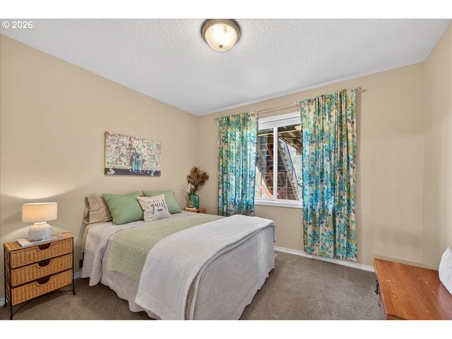 2393 TAYLOR Dr, West Linn, OR 97068