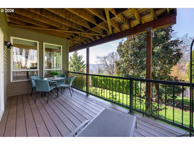 2393 TAYLOR Dr, West Linn, OR 97068