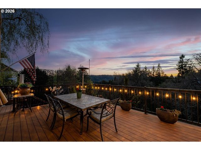 2393 TAYLOR Dr, West Linn, OR 97068