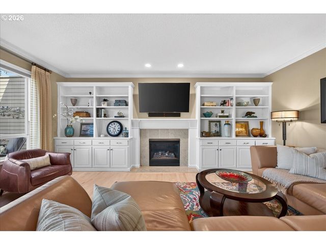 2393 TAYLOR Dr, West Linn, OR 97068