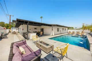 589 S Mountain View Drive, Palm Springs, CA 92264