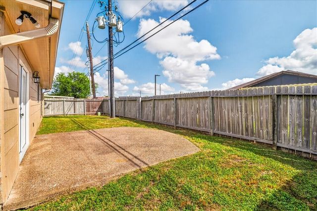 5114 Spring Brook Dr, Corpus Christi, TX 78413