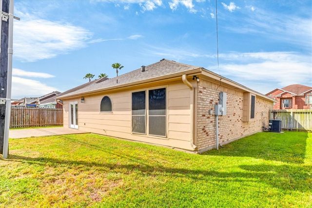 5114 Spring Brook Dr, Corpus Christi, TX 78413