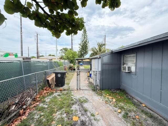 714 S H Street, Lake Worth Beach, FL 33460