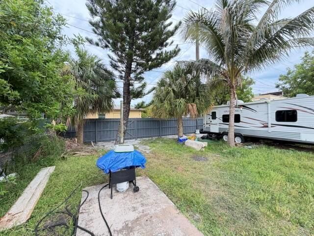 714 S H Street, Lake Worth Beach, FL 33460