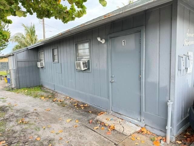 714 S H Street, Lake Worth Beach, FL 33460