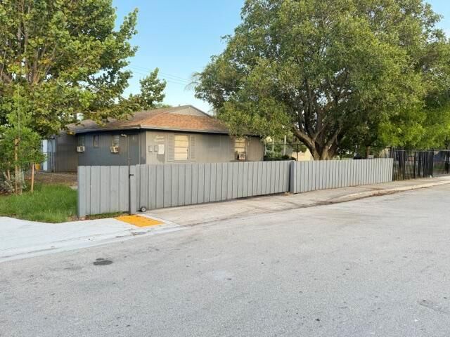 714 S H Street, Lake Worth Beach, FL 33460