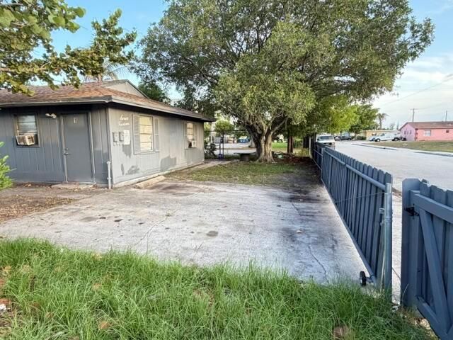 714 S H Street, Lake Worth Beach, FL 33460