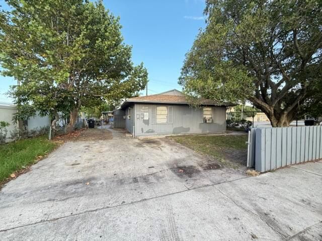 714 S H Street, Lake Worth Beach, FL 33460