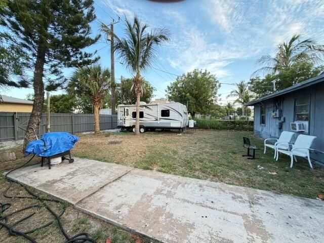 714 S H Street, Lake Worth Beach, FL 33460
