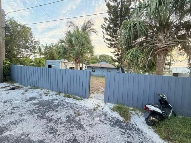 714 S H Street, Lake Worth Beach, FL 33460