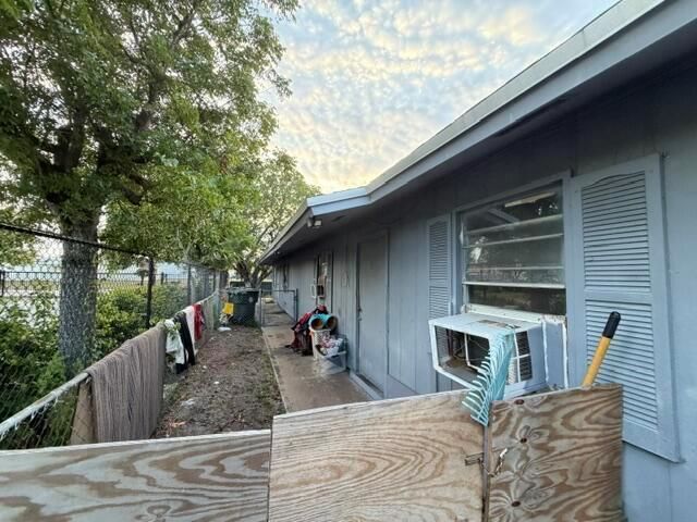 714 S H Street, Lake Worth Beach, FL 33460