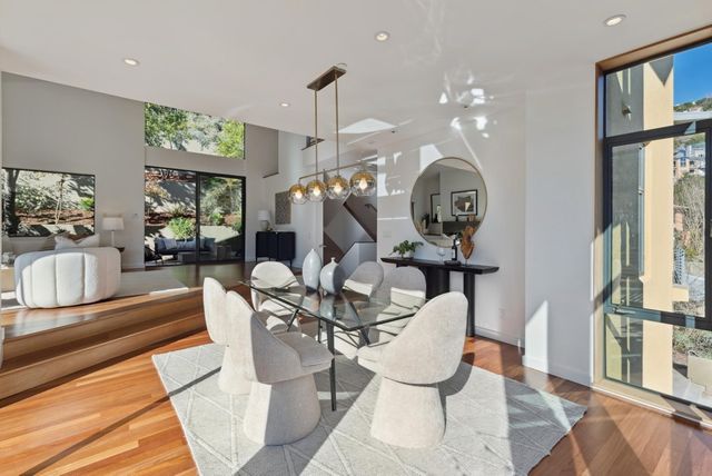 1015 Grand View Dr, Berkeley, CA 94705