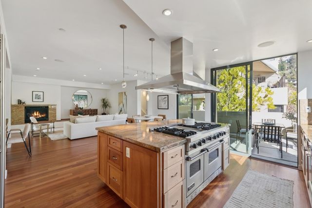 1015 Grand View Dr, Berkeley, CA 94705