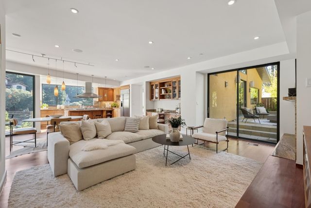 1015 Grand View Dr, Berkeley, CA 94705