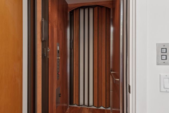 1015 Grand View Dr, Berkeley, CA 94705