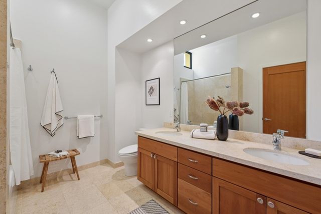 1015 Grand View Dr, Berkeley, CA 94705