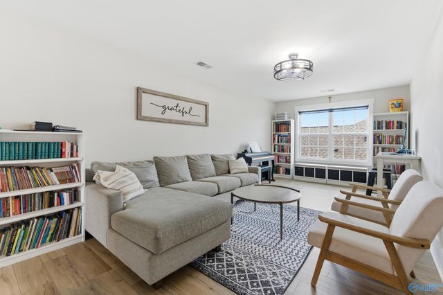 233 White Horse Way, Toney, AL 35773