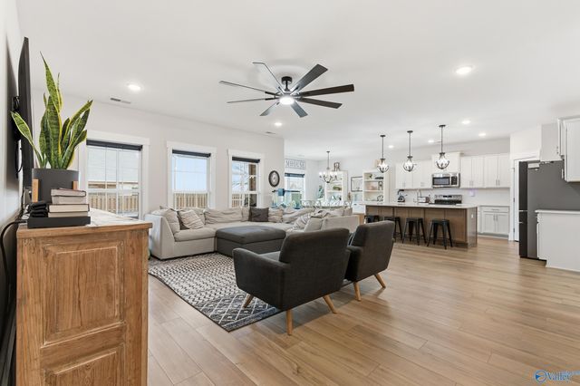 233 White Horse Way, Toney, AL 35773