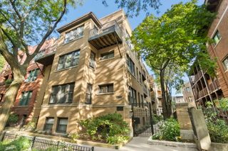 820 W Lakeside Place 2N, Chicago, IL 60640