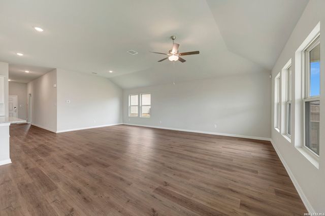 1033 Eagle Crossing, Seguin, TX 78155