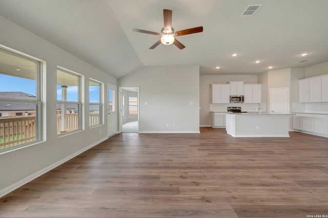1033 Eagle Crossing, Seguin, TX 78155