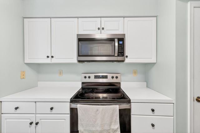2112 Clareglen Drive, 202, Crescent Springs, KY 41017