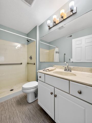 2112 Clareglen Drive, 202, Crescent Springs, KY 41017