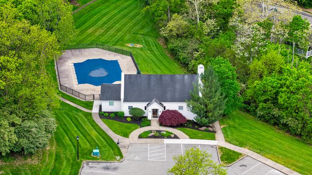 2112 Clareglen Drive, 202, Crescent Springs, KY 41017