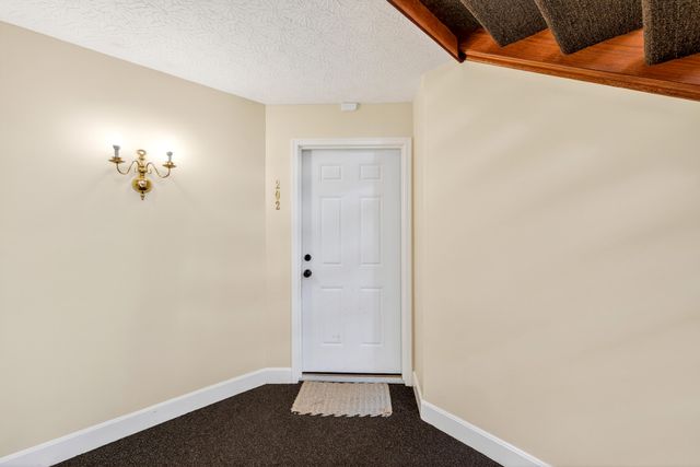 2112 Clareglen Drive, 202, Crescent Springs, KY 41017