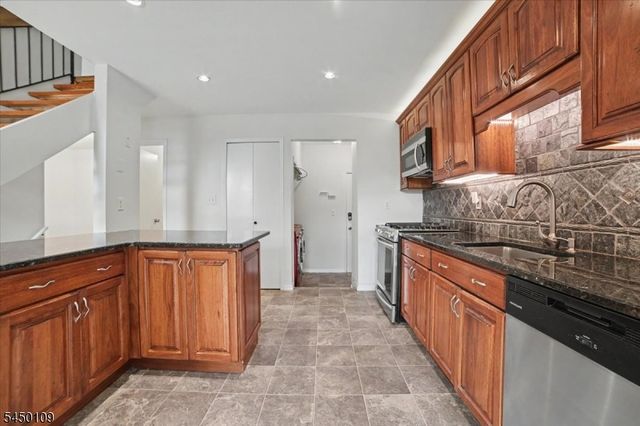 132 Bayberry Row Ondo, Bernards Twp., NJ 07920