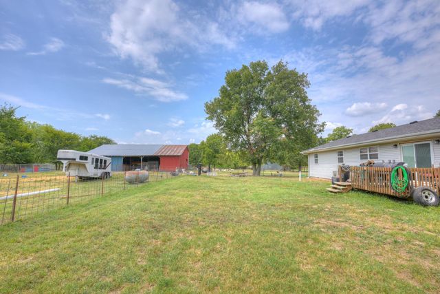 13691 Palm Road, Neosho, MO 64850
