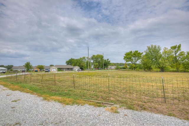 13691 Palm Road, Neosho, MO 64850