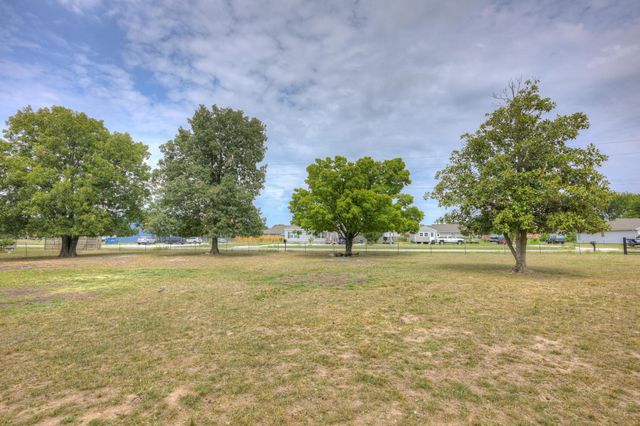 13691 Palm Road, Neosho, MO 64850