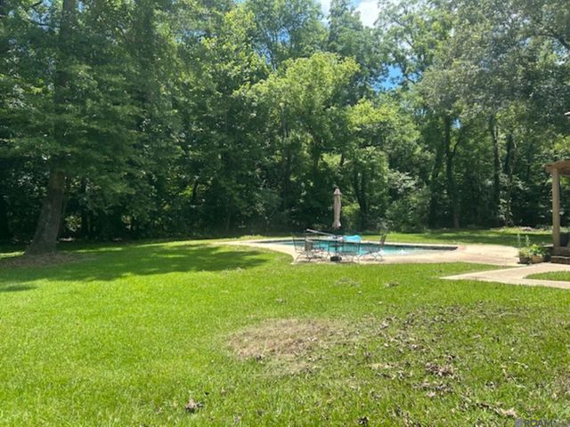 11283 N Wakefield Dr, St Francisville, LA 70775