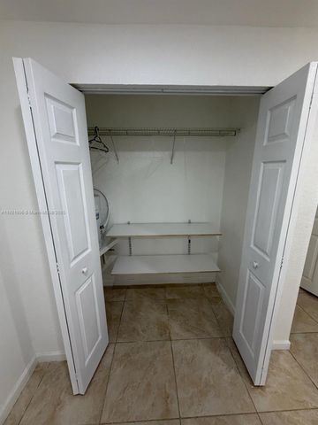 830 SW 6th St B, Hallandale Beach, FL 33009