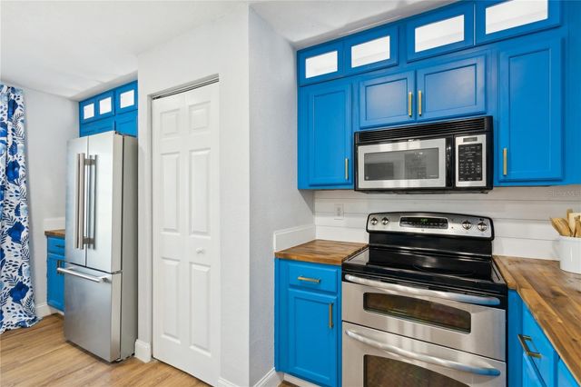 265 SEAHORSE DRIVE SE B, St Petersburg, FL 33705