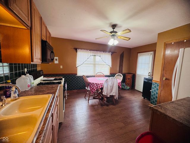 1056 Delwood Drive, Mooresville, IN 46158