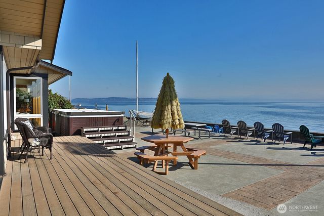 4913 Marshall Road, Clinton, WA 98236