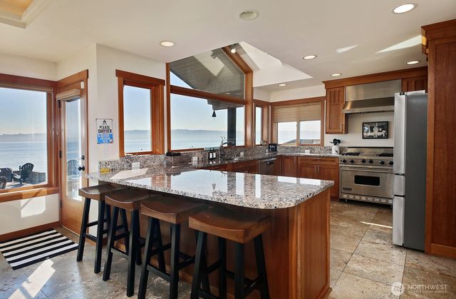 4913 Marshall Road, Clinton, WA 98236