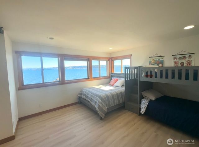 4913 Marshall Road, Clinton, WA 98236