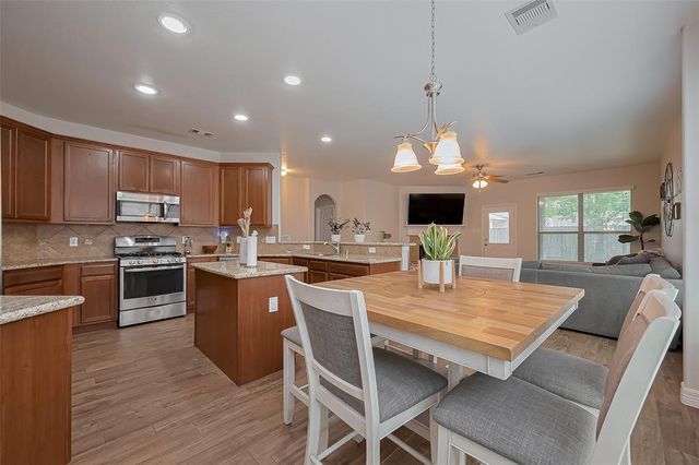 7211 Casita Drive, Magnolia, TX 77354