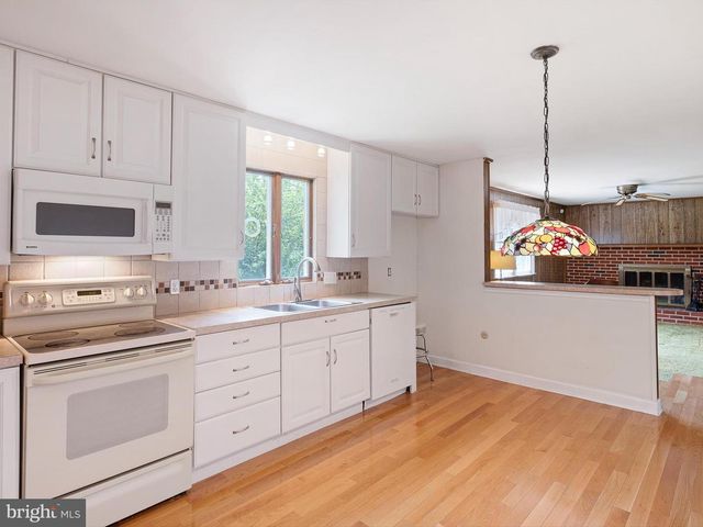 23 BUNKER HILL RD, New Castle, DE 19720