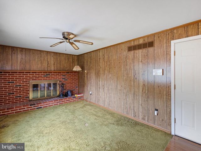 23 BUNKER HILL RD, New Castle, DE 19720