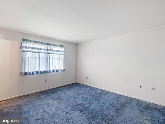 23 BUNKER HILL RD, New Castle, DE 19720