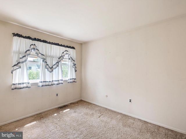 23 BUNKER HILL RD, New Castle, DE 19720