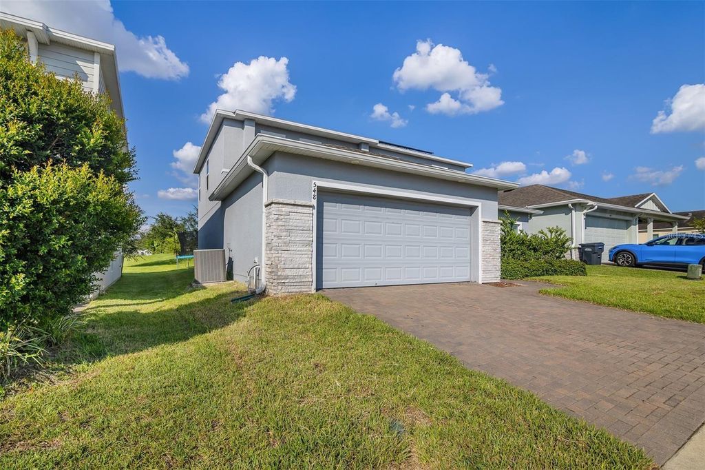 Image 5 of property listing at 548 OGELTHORPE DRIVE, Davenport, FL 33897