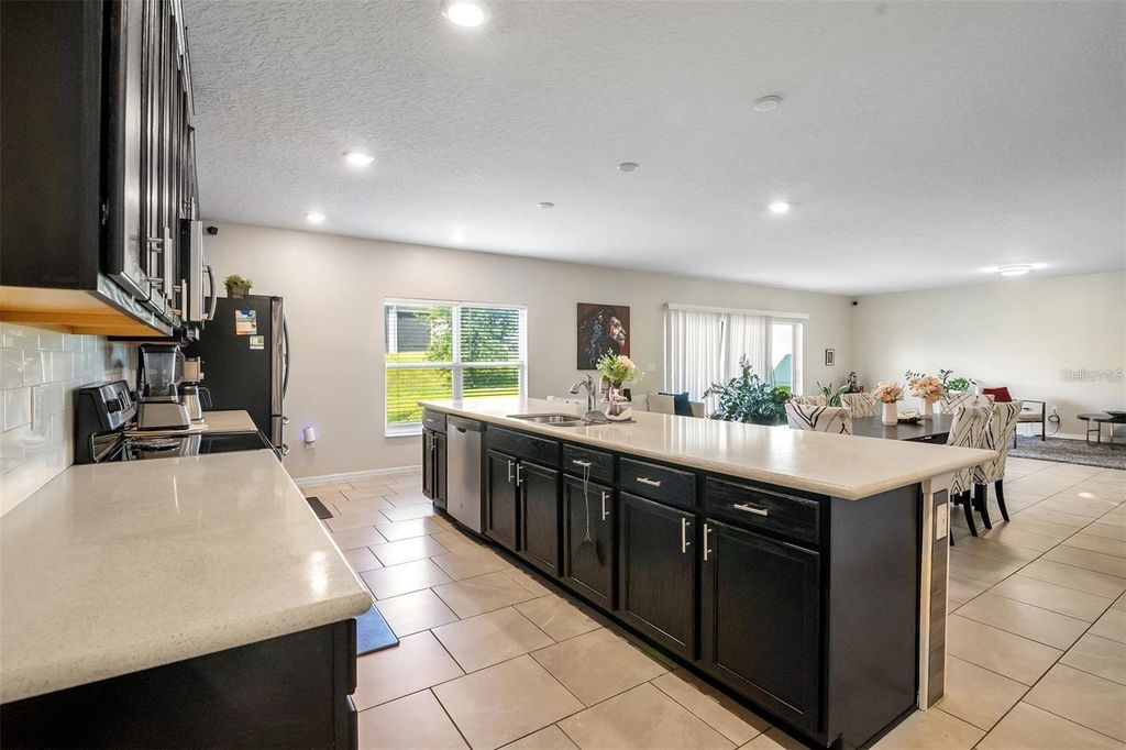 Image 9 of property listing at 548 OGELTHORPE DRIVE, Davenport, FL 33897