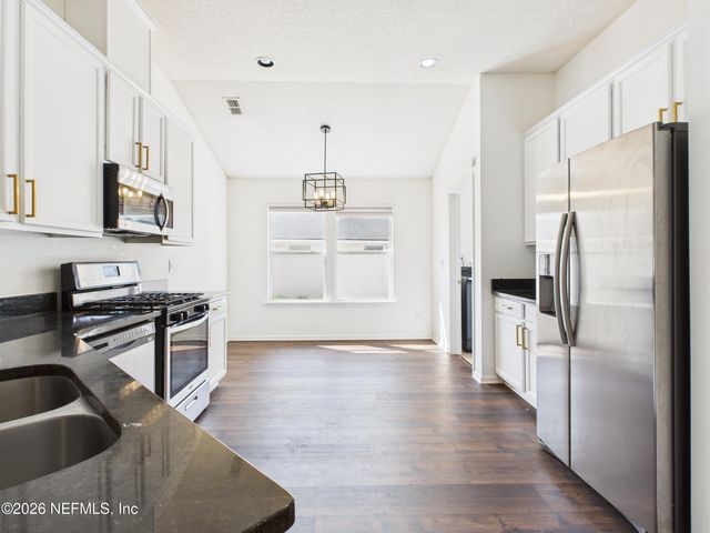 5970 GREEN POND Drive, Jacksonville, FL 32258