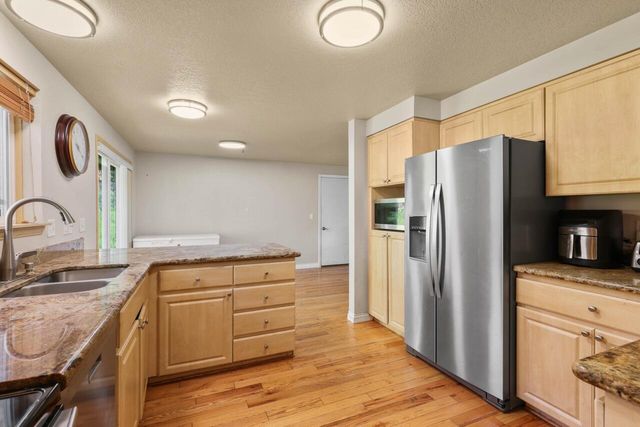 1438 Summit Loop, Grants Pass, OR 97527